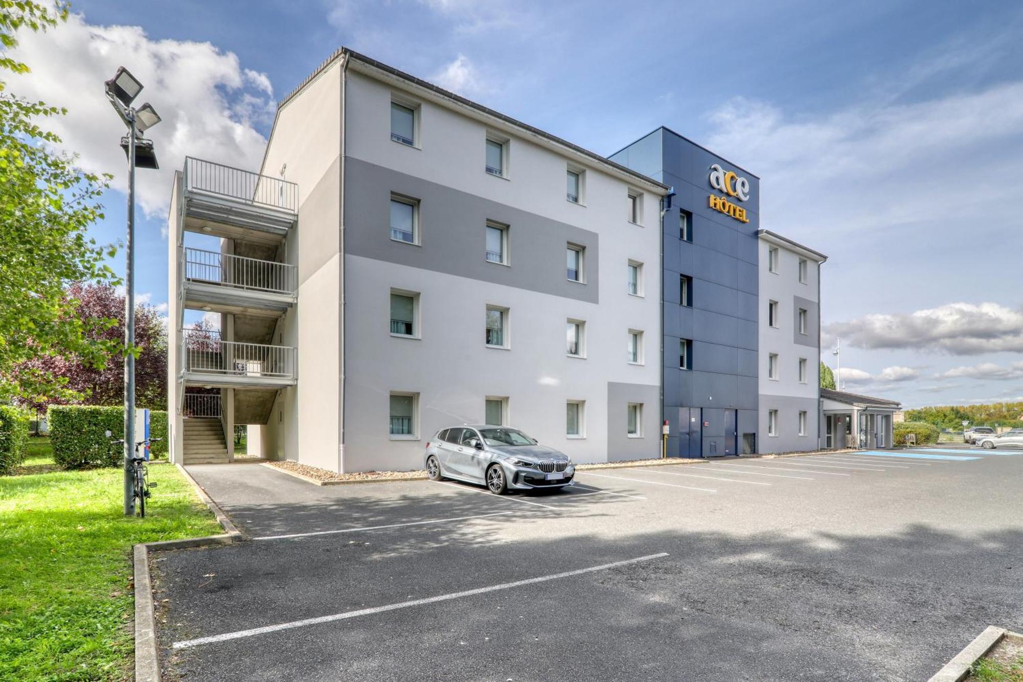 Ace Hotel Riom Ngoại thất bức ảnh
