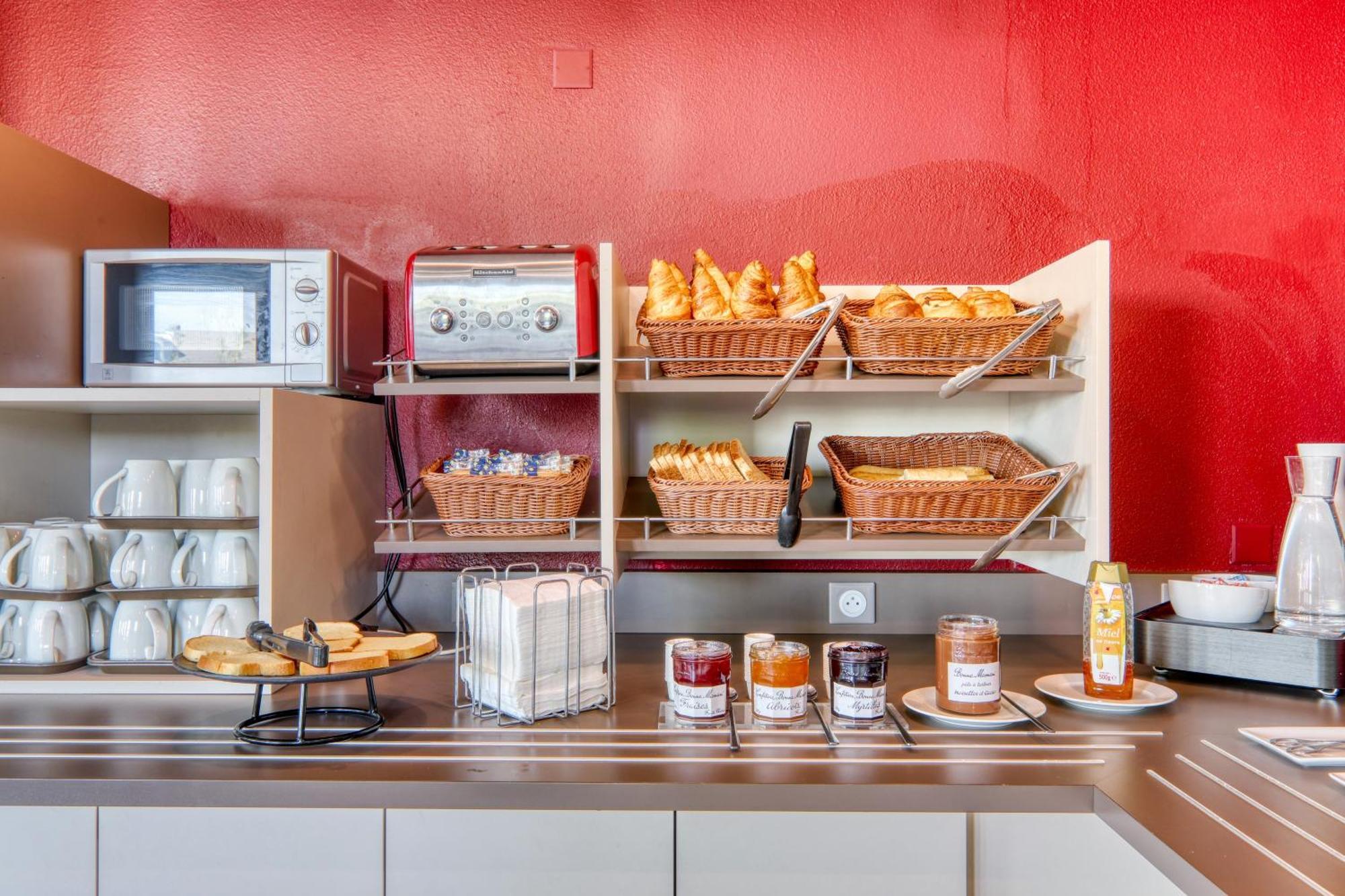 Ace Hotel Riom Ngoại thất bức ảnh